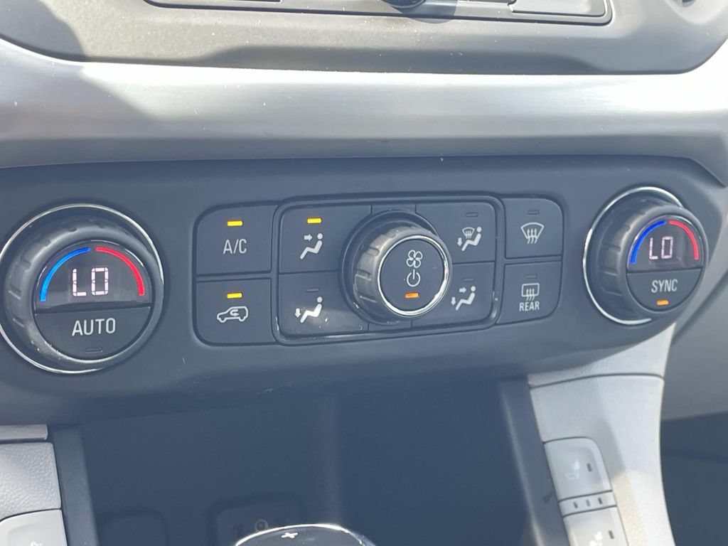 Used 2017 GMC Acadia SLE FWD image 22