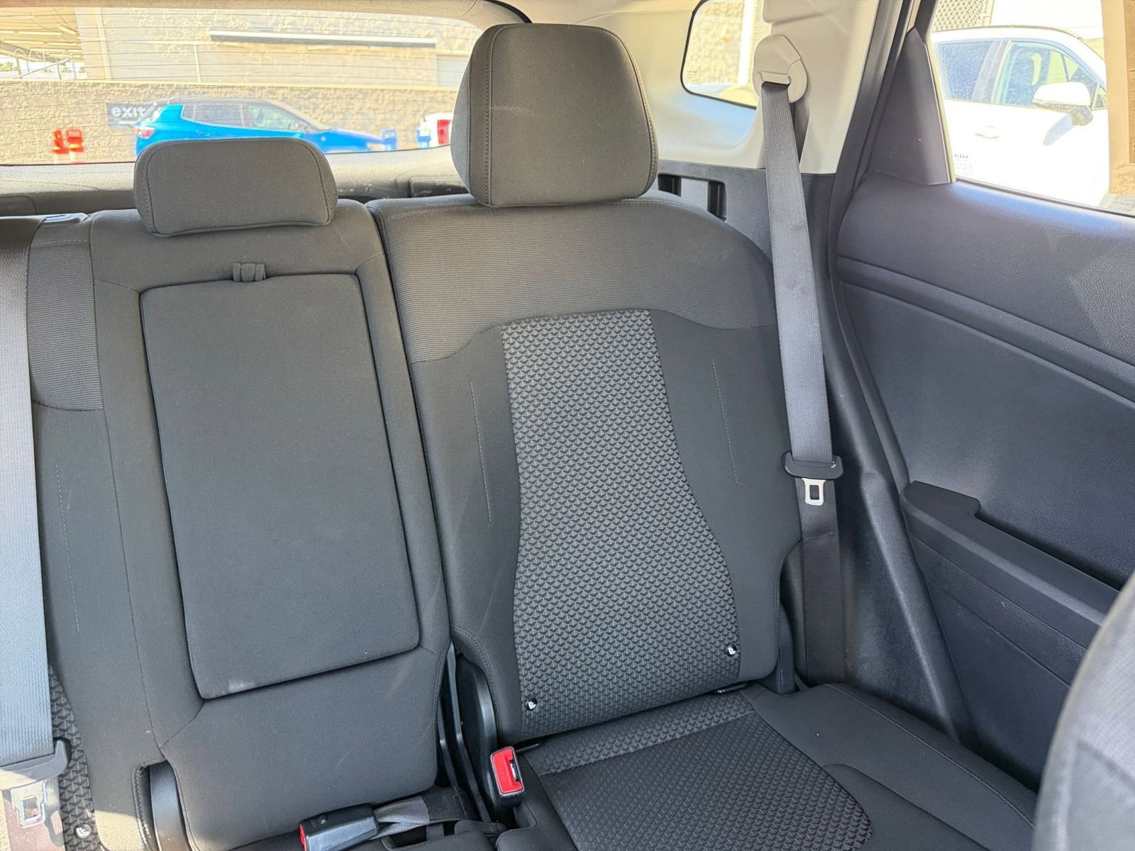 Used 2025 Kia Sportage LX image 36