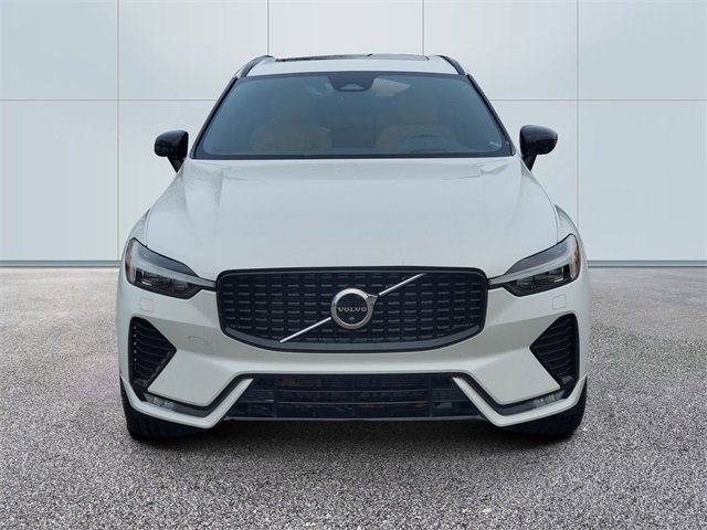 Certified 2023 Volvo XC60 B5 Ultimate w/ Climate Package image 2