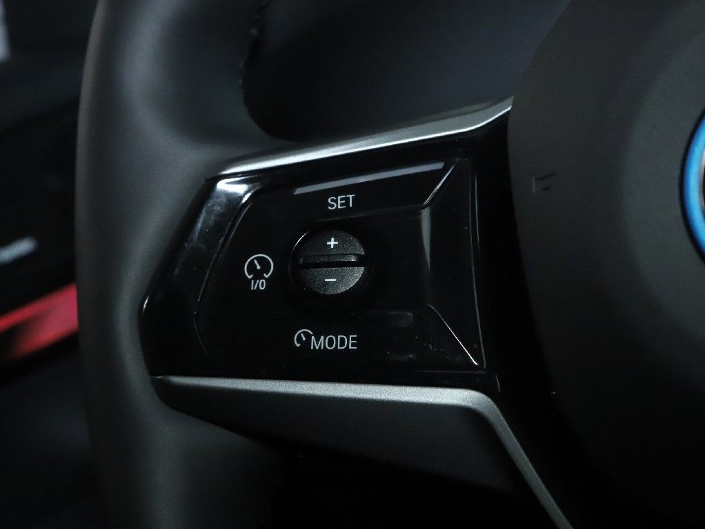 Used 2025 BMW i5 xDrive40 w/ Premium Package image 24