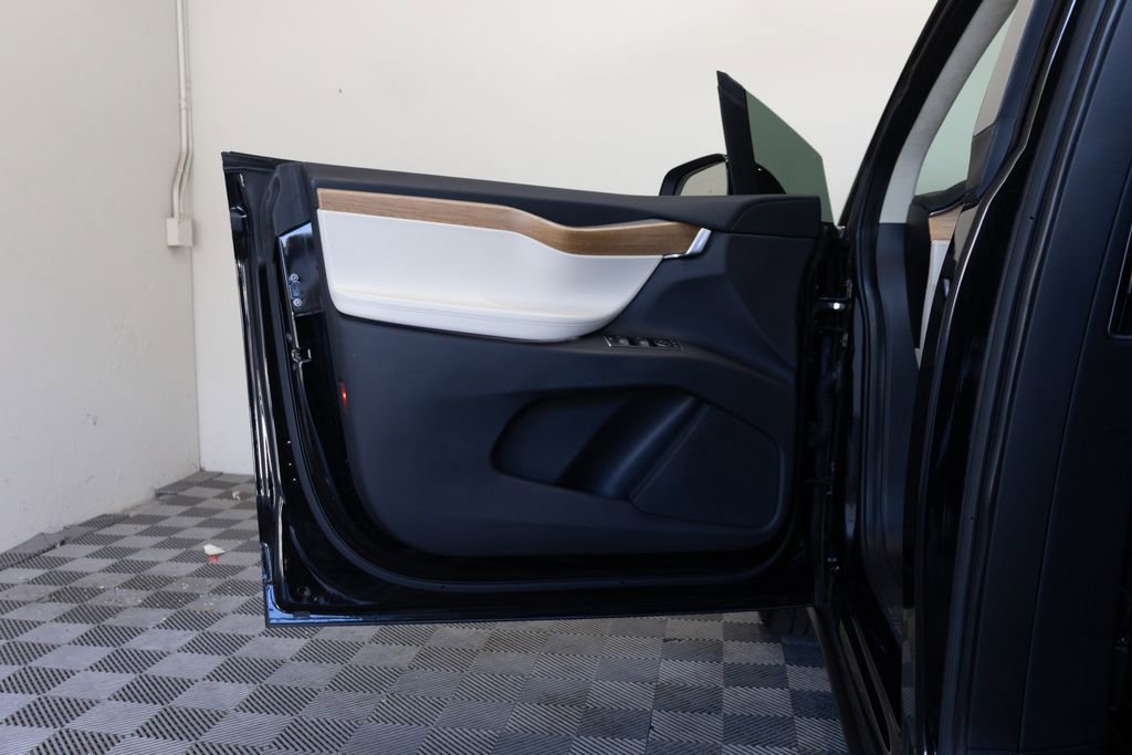 Used 2019 Tesla Model X Performance AWD/4WD image 16