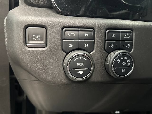 Used 2022 Chevrolet Silverado 1500 LT Trail Boss w/ LT Trail Boss Premium Package AWD/4WD image 28