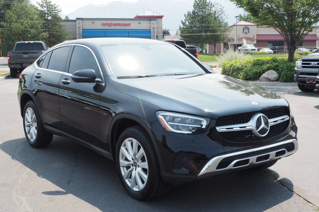 Used 2020 Mercedes-Benz GLC 300 4MATIC Coupe image 3