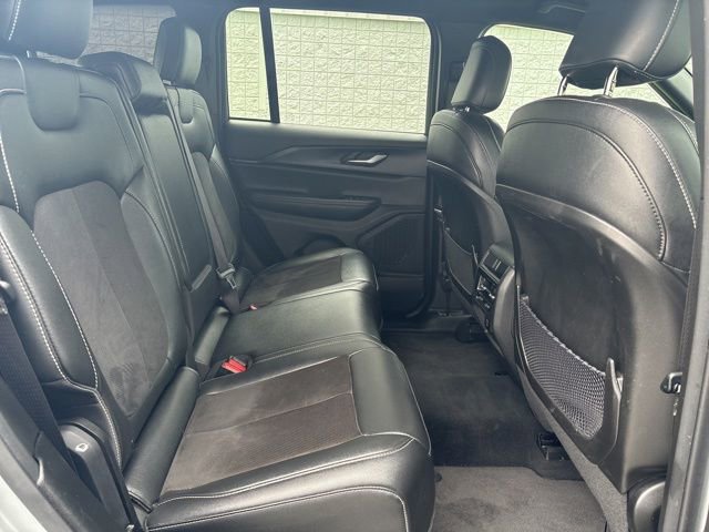 Used 2024 Jeep Grand Cherokee Altitude AWD/4WD image 14