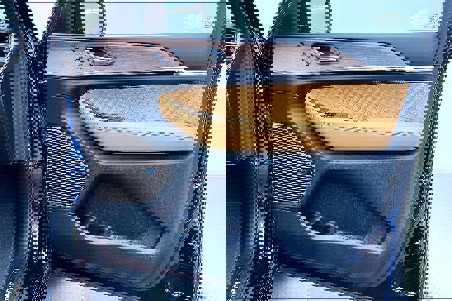 Used 2022 Jeep Grand Cherokee Summit w/ Advanced Protech Group IV AWD/4WD image 26