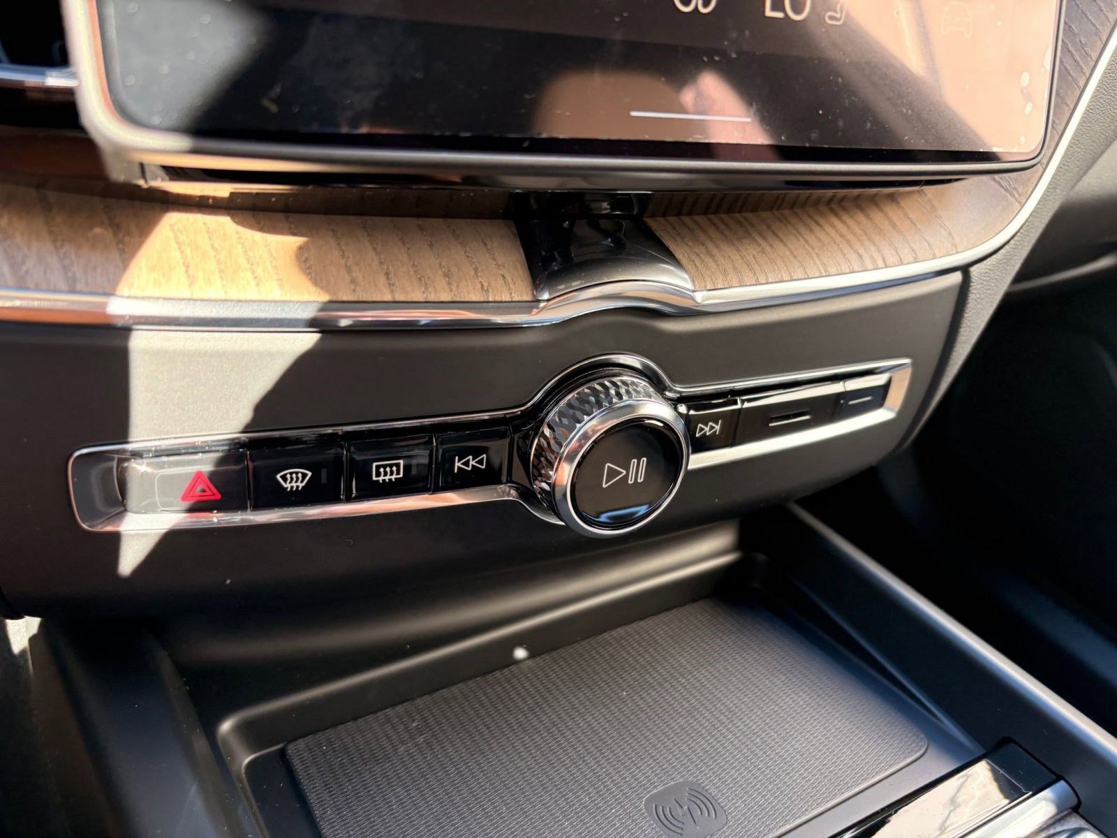 Used 2026 Volvo XC60 B5 Plus w/ Protection Package Premier image 17