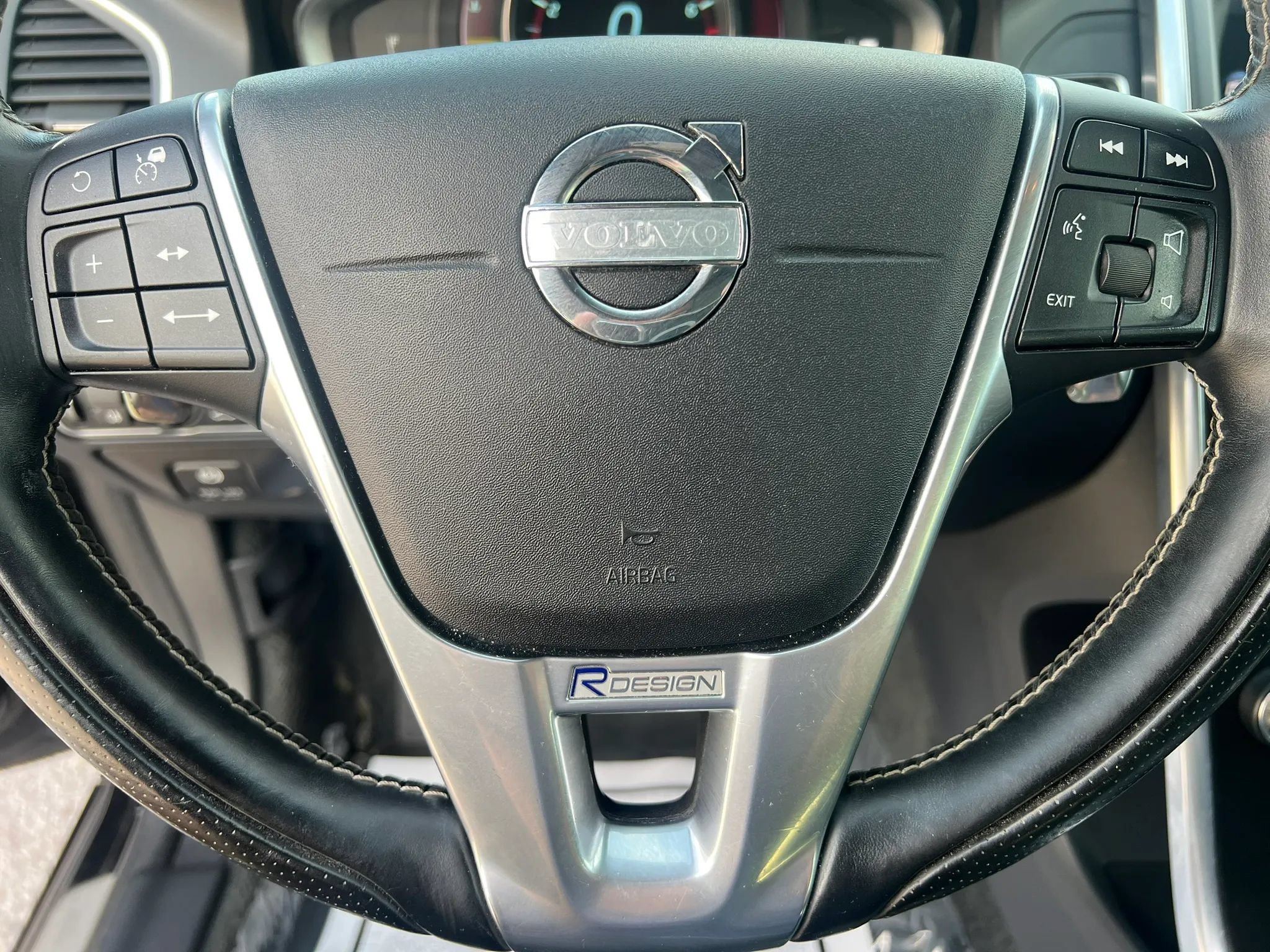 Used 2014 Volvo XC60 T6 R-Design AWD/4WD image 10