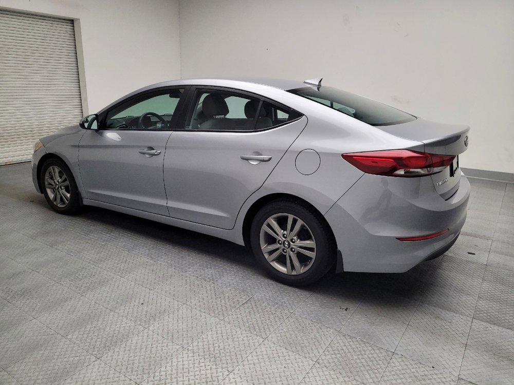 Used 2017 Hyundai Elantra SE image 3