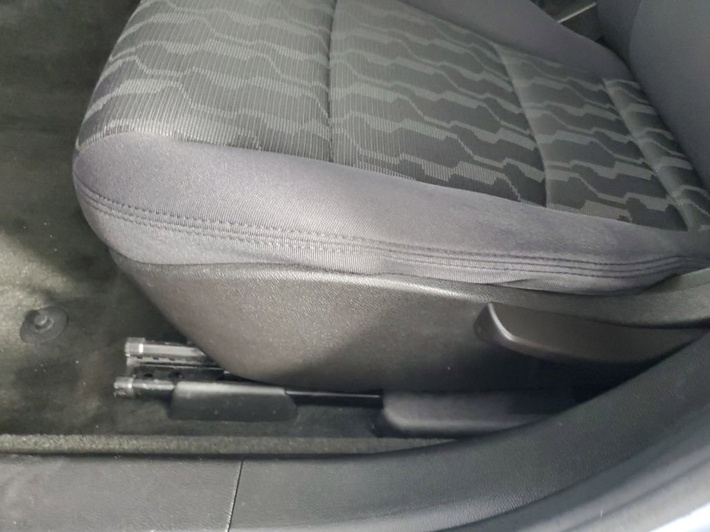 Used 2013 Chevrolet Volt FWD image 26