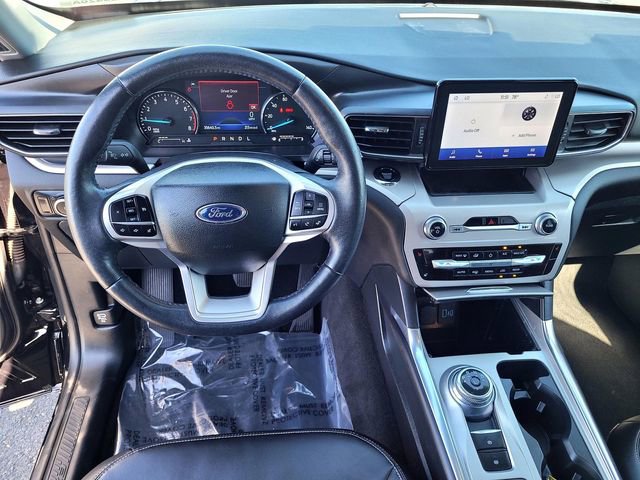 Certified 2023 Ford Explorer XLT w/ Equipment Group 202A RWD image 9