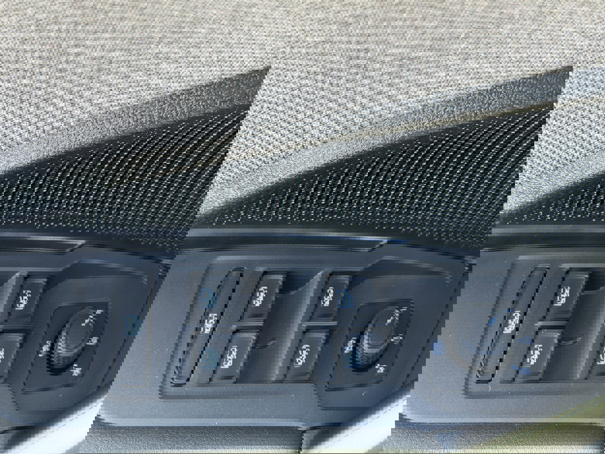 New 2026 Volkswagen Tiguan S FWD image 15