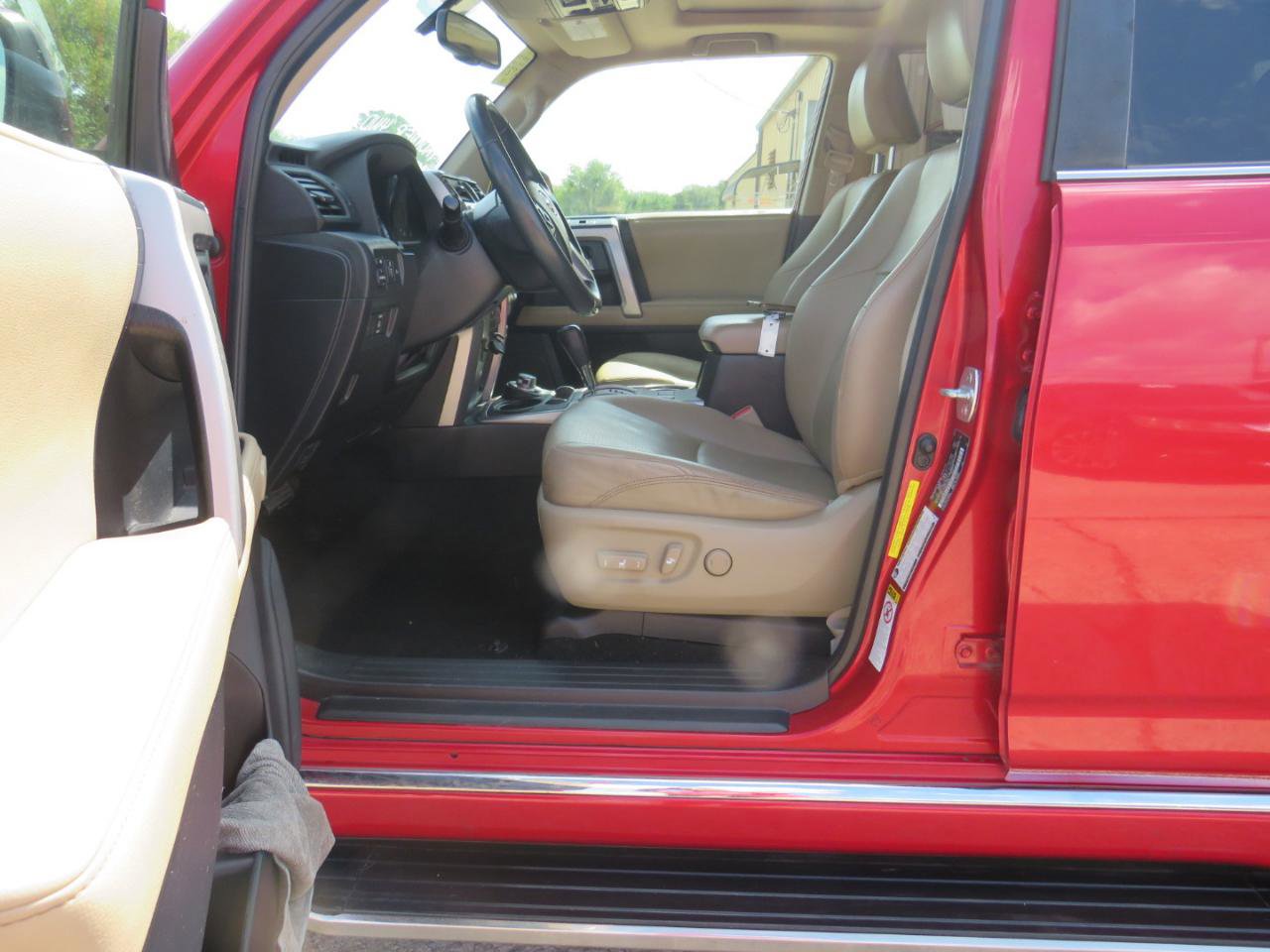 Used 2015 Toyota 4Runner Limited image 6