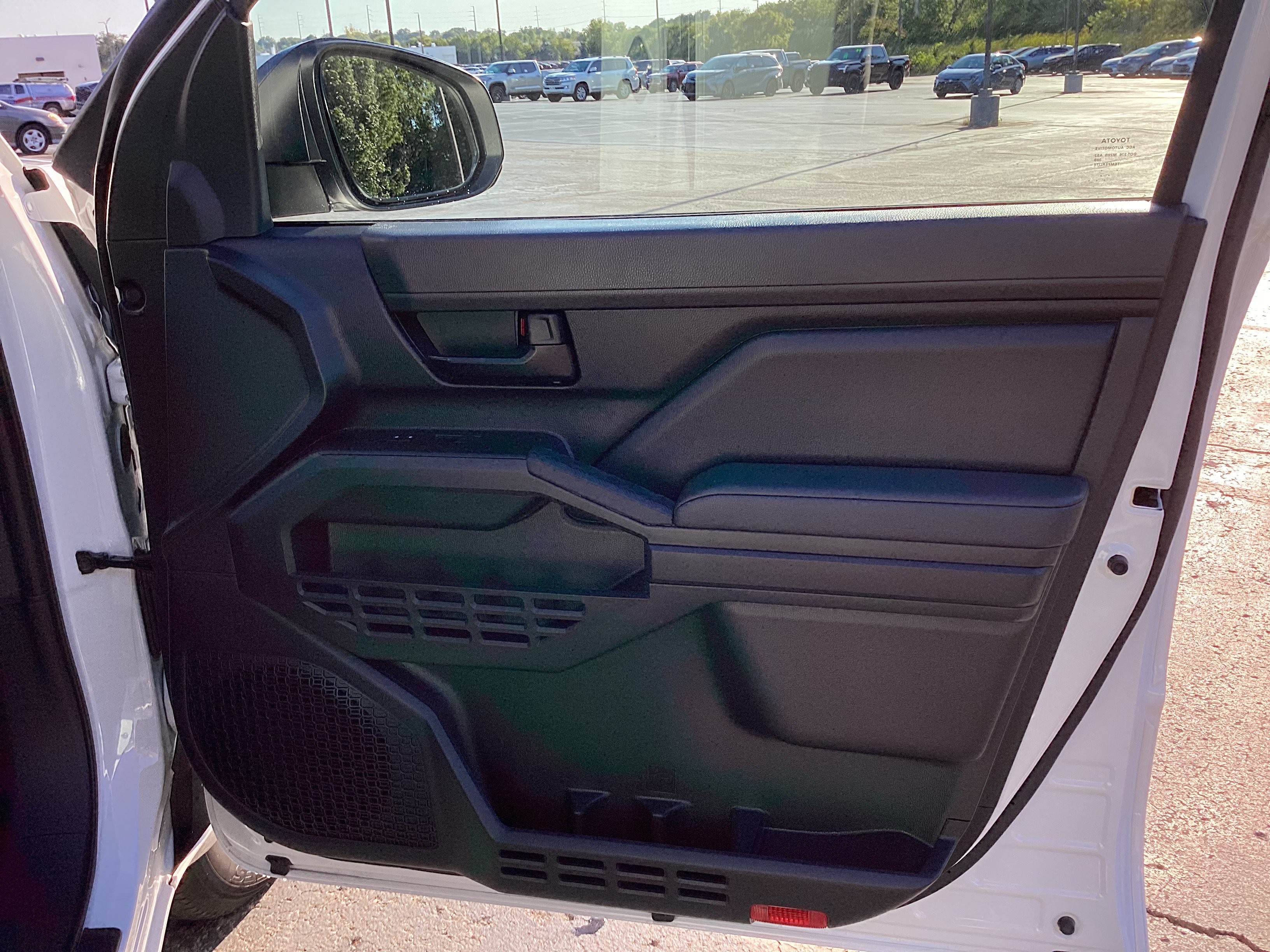 Certified 2025 Toyota Tacoma SR AWD/4WD image 15