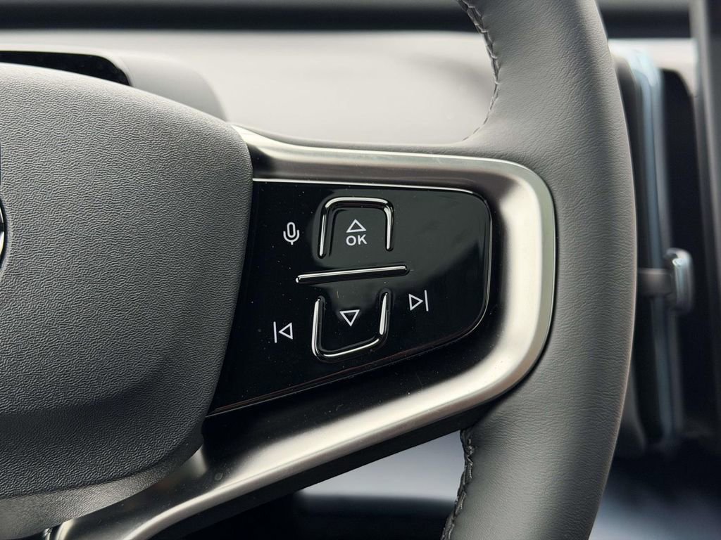 New 2026 Volvo EX30 Plus w/ Protection Package Premier image 8