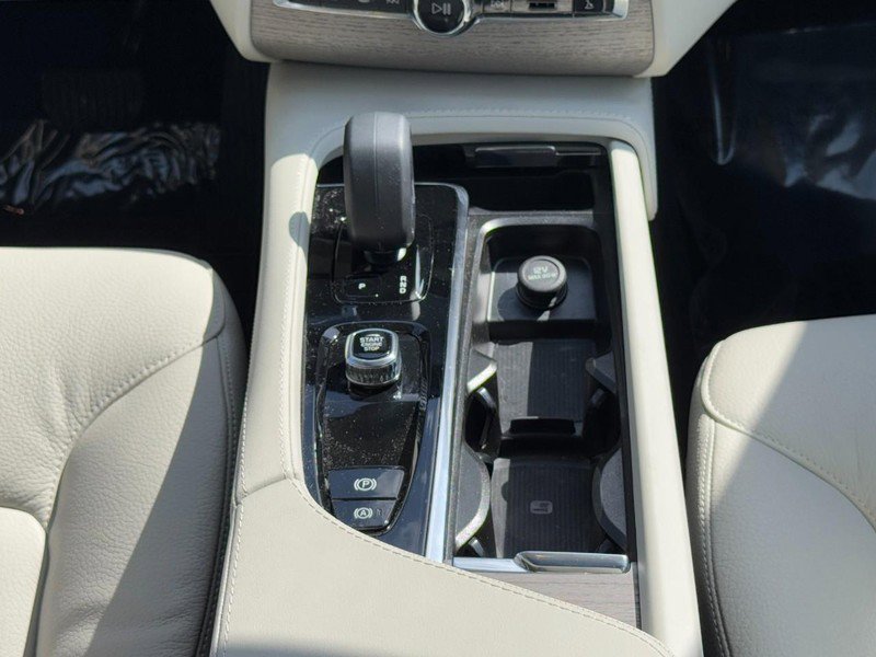 Certified 2024 Volvo XC90 B6 Plus w/ Protection Package Premier image 15