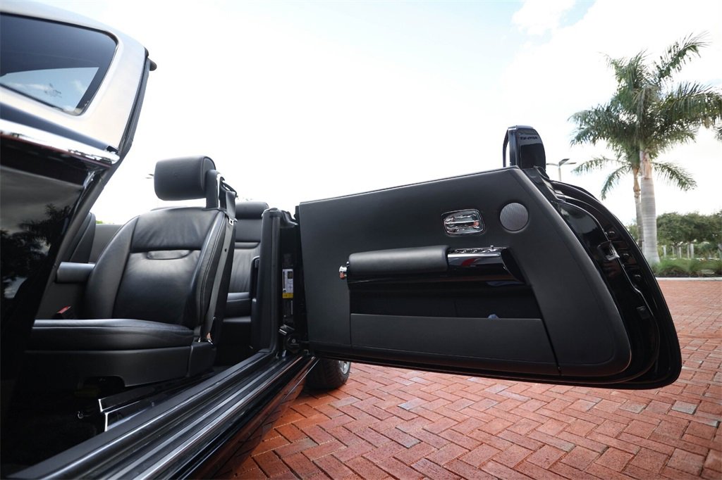 Used 2010 Rolls-Royce Phantom Drophead Coupe image 39