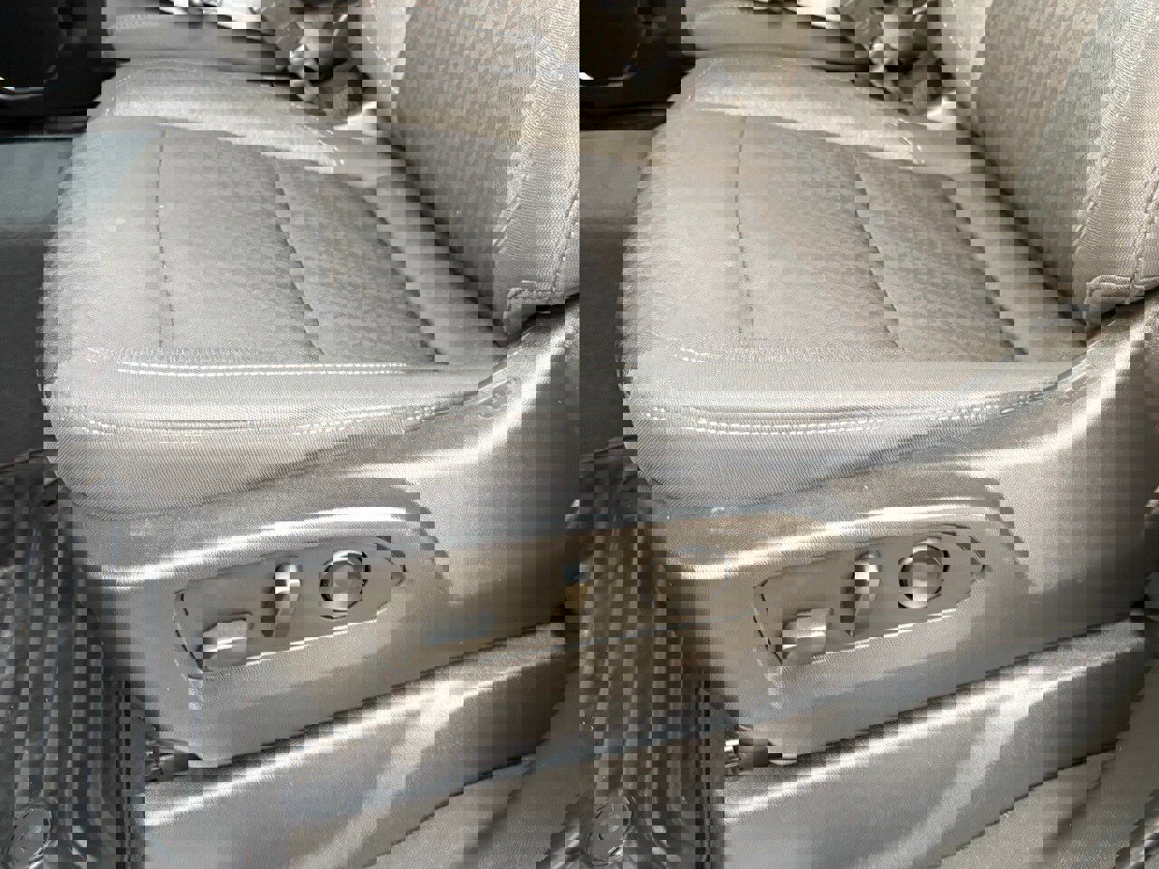 Used 2022 Chevrolet Silverado 1500 LT image 36