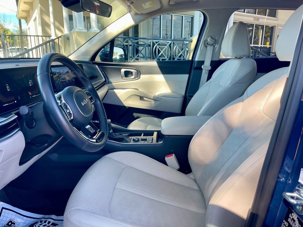 Used 2025 Kia Sorento S image 11