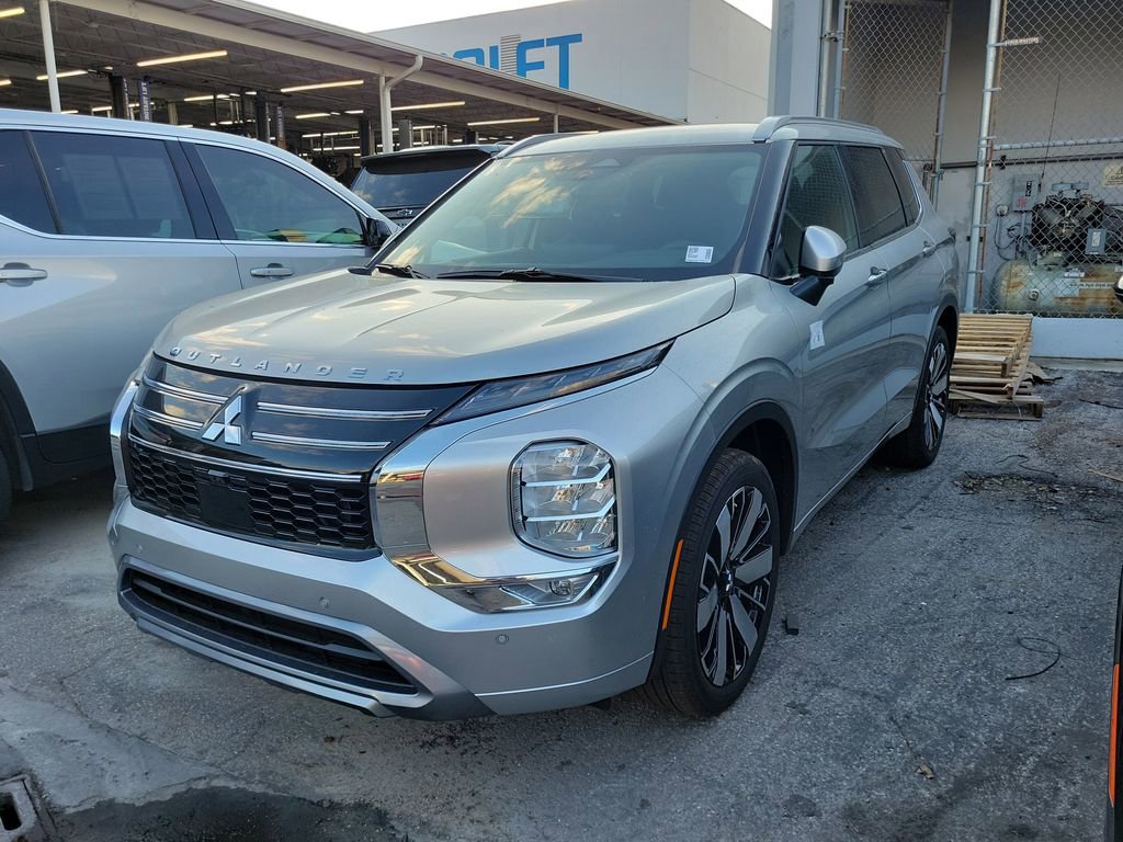 New 2025 Mitsubishi Outlander SEL image 3