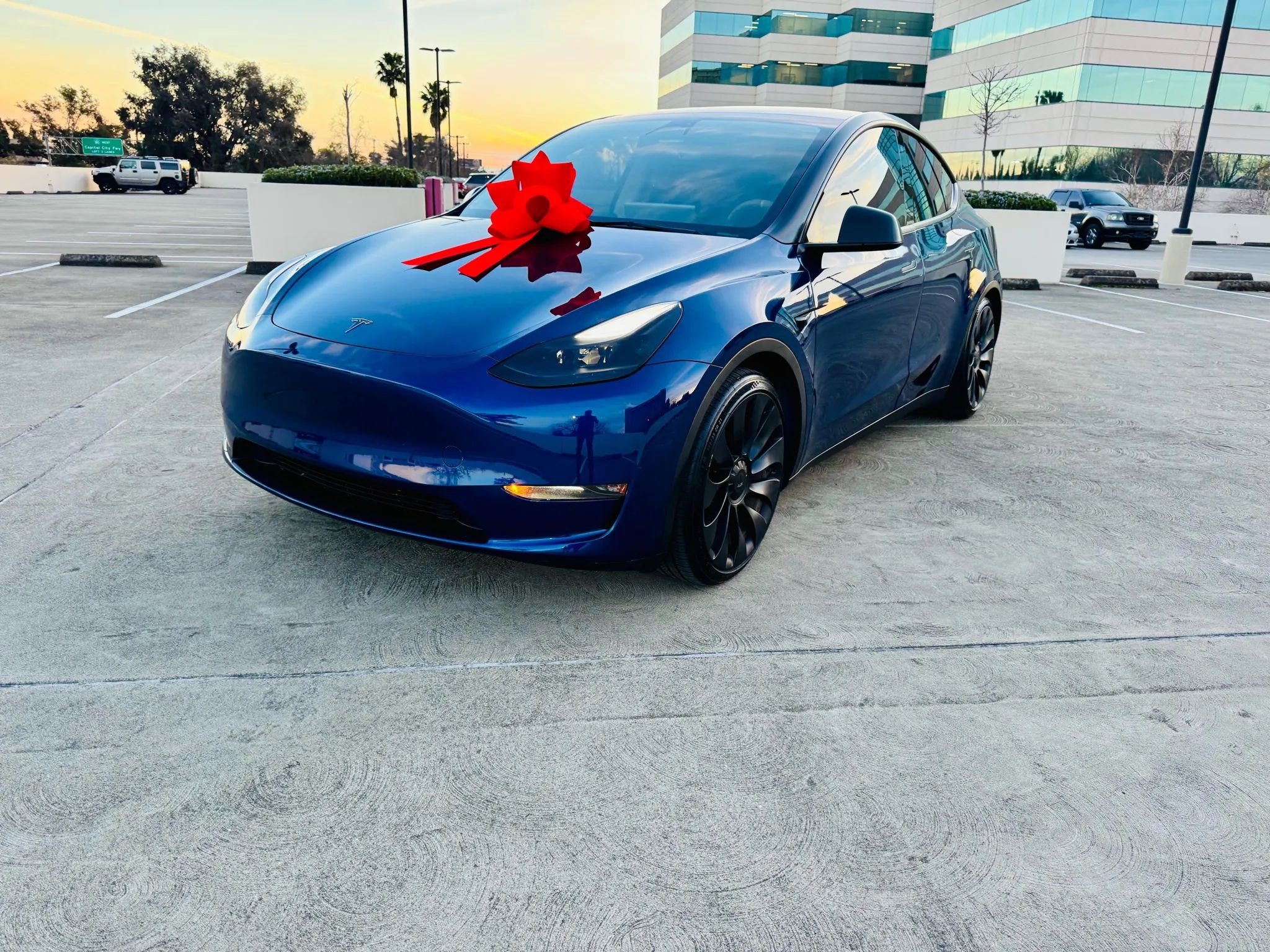 Used 2023 Tesla Model Y Performance image 2