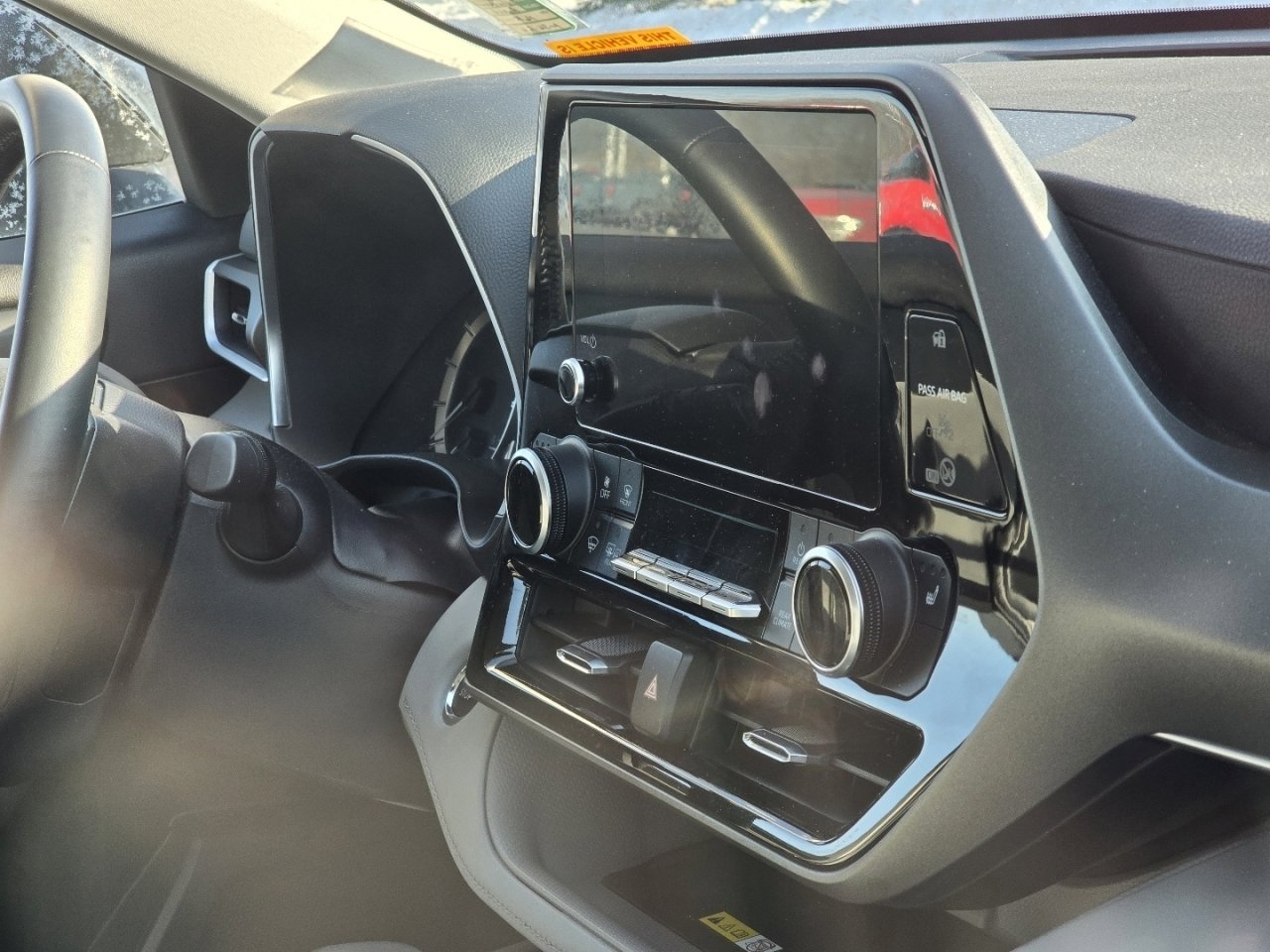 Used 2023 Toyota Highlander XLE image 15