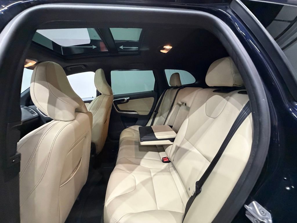 Used 2016 Volvo XC60 T5 Platinum FWD image 21