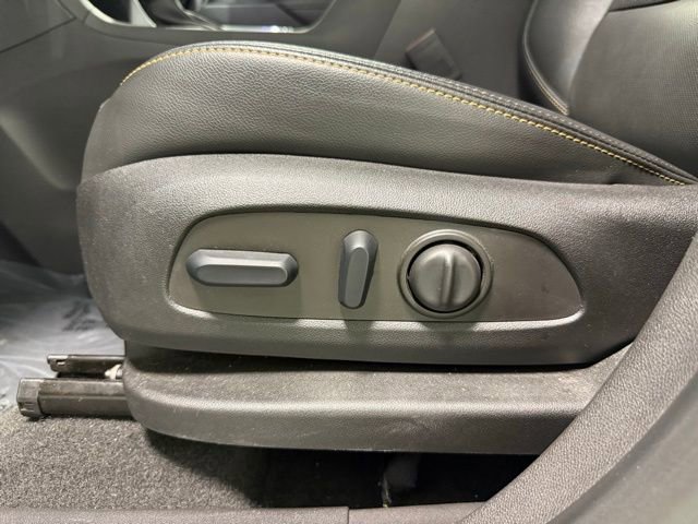 Used 2023 Chevrolet Equinox Premier image 14