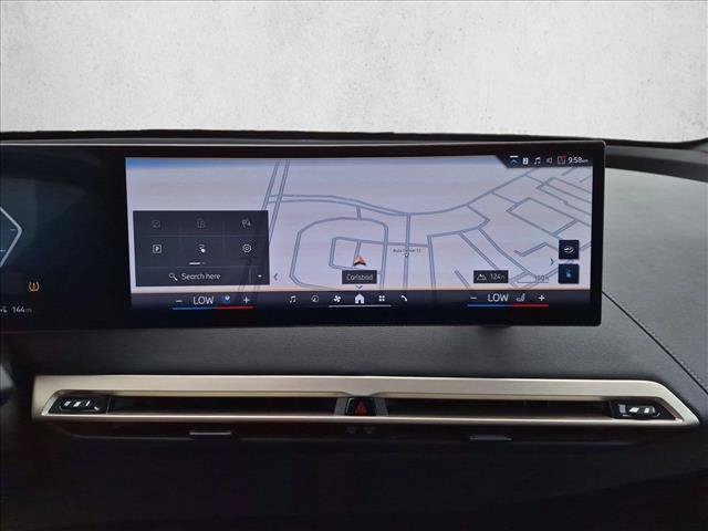 Used 2024 BMW iX xDrive50 w/ Premium Package AWD/4WD image 13