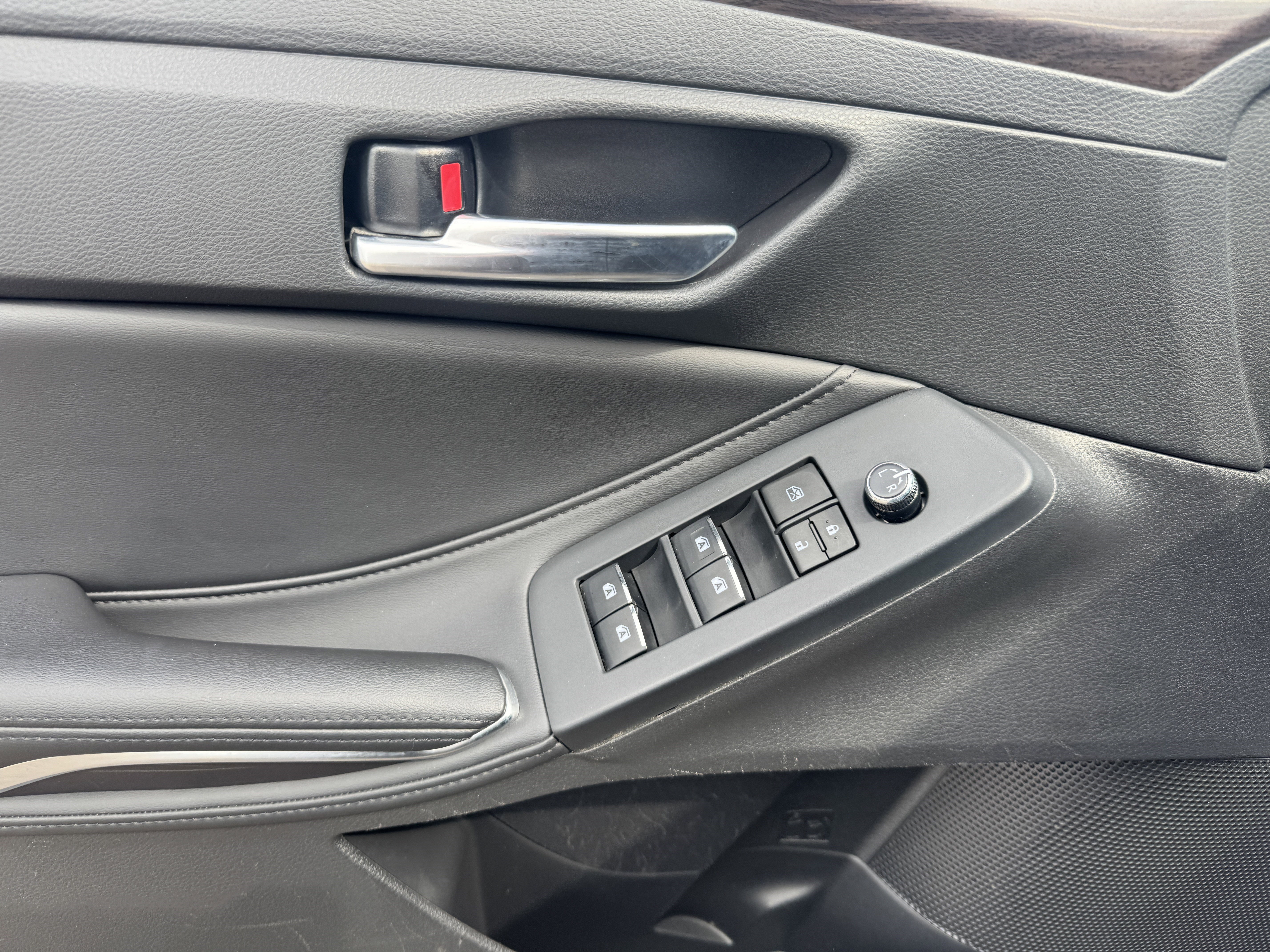 Certified 2021 Toyota Avalon XLE image 9