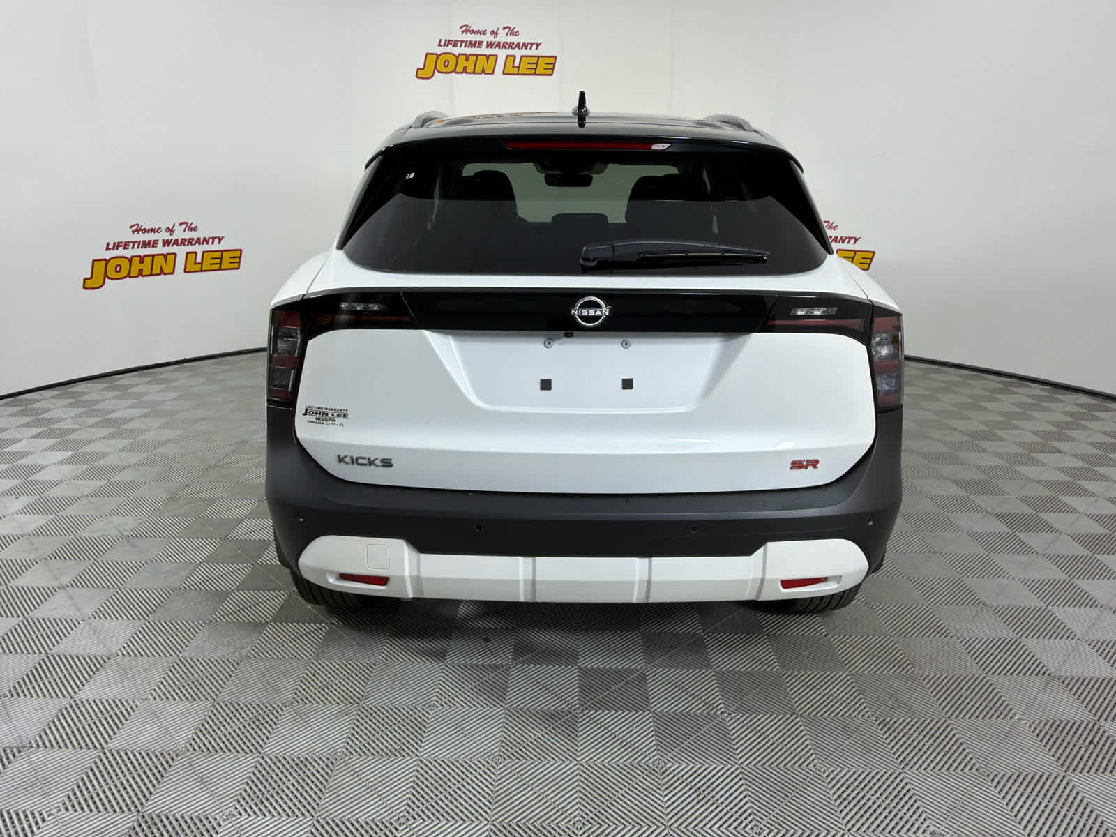 New 2026 Nissan Kicks SR w/ SR Premium Package FWD image 4