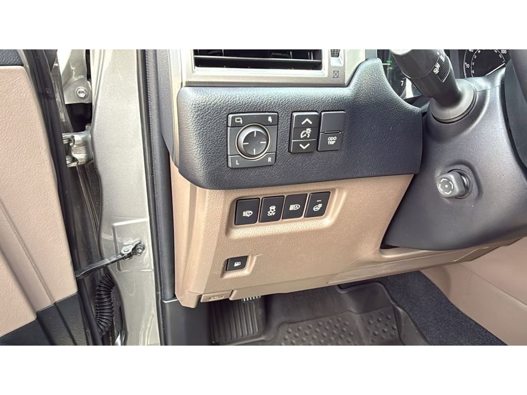 Used 2023 Lexus GX 460 Premium w/ Premium Package AWD/4WD image 15