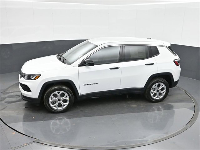 Used 2025 Jeep Compass Sport image 34