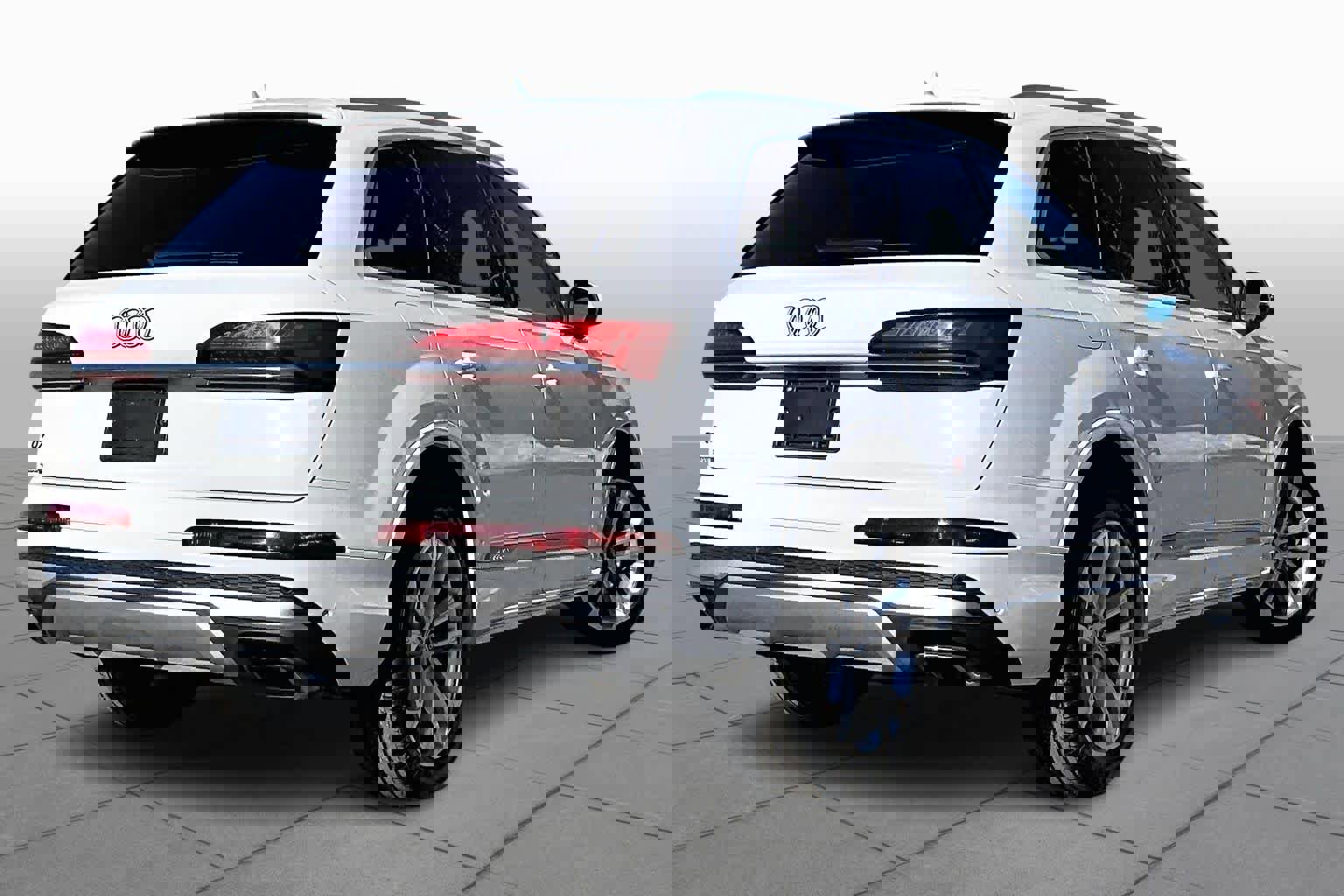 Used 2025 Audi Q7 3.0T Premium Plus image 12