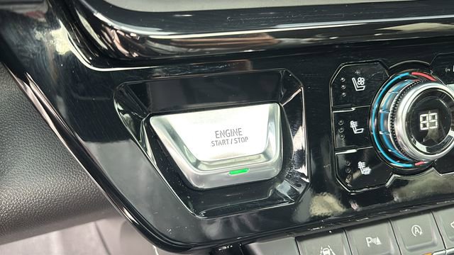 Used 2025 GMC Sierra 1500 AT4X image 19