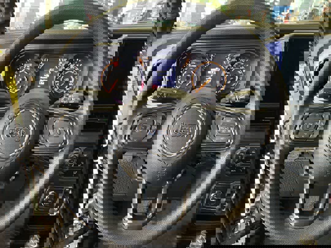 Used 2025 Jeep Wrangler Sport image 16