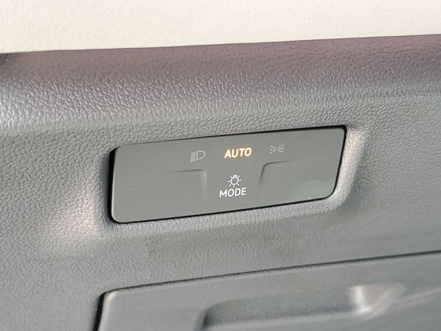New 2026 Volkswagen Tiguan SE R-Line AWD/4WD image 23