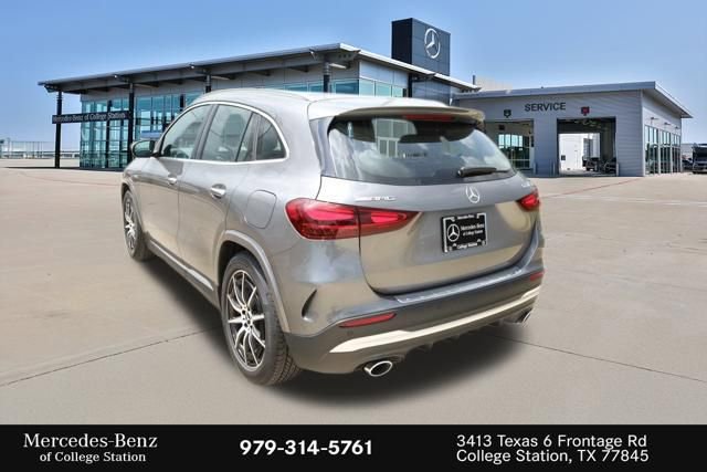New 2026 Mercedes-Benz GLA 35 AMG 4MATIC image 9