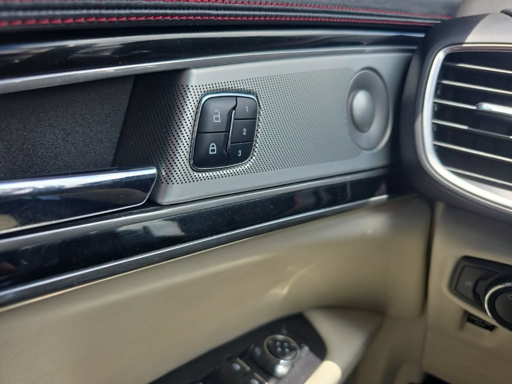 Used 2018 Lincoln MKX Black Label w/ Driver Assistance Package FWD image 29