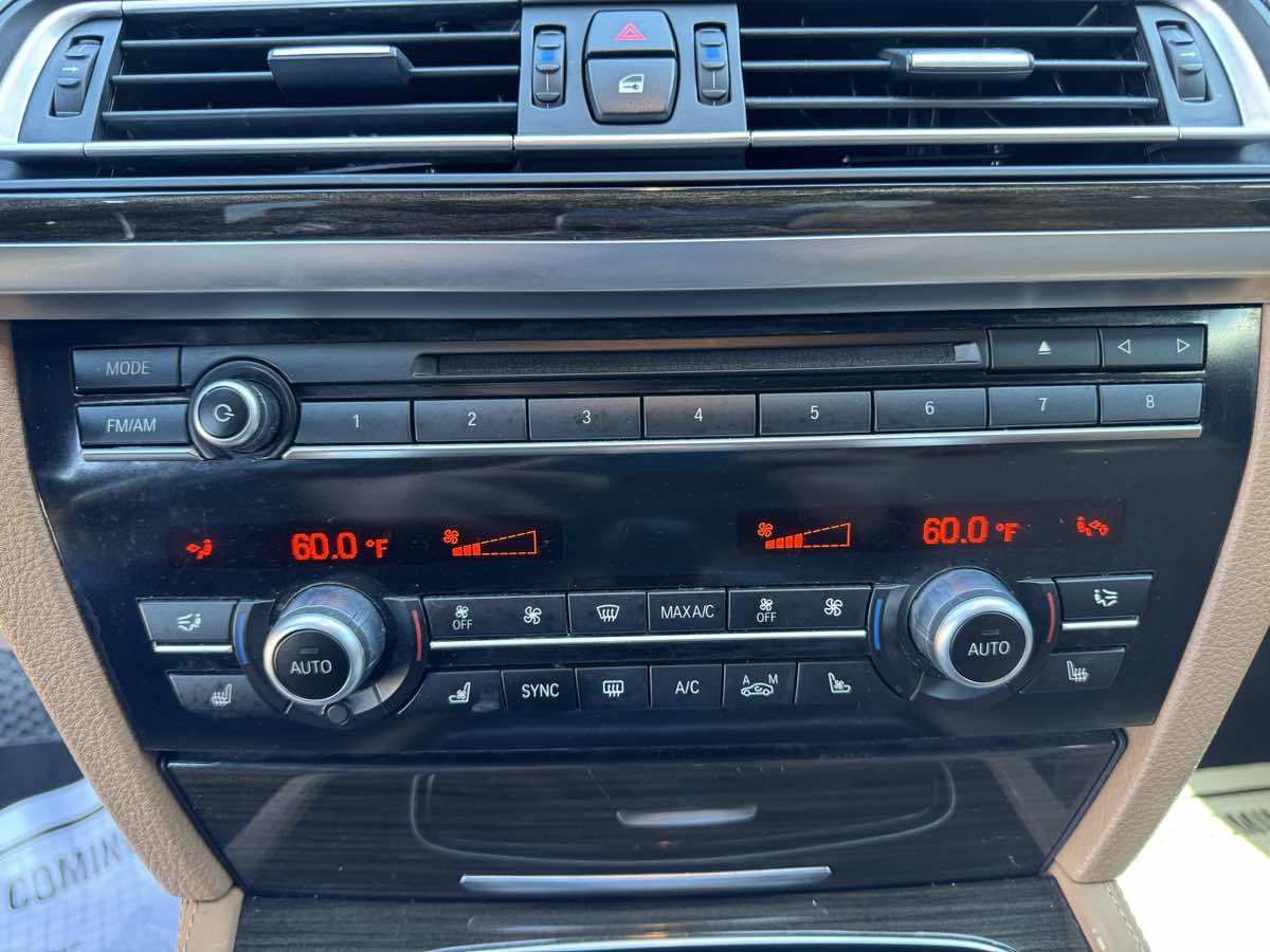 Used 2015 BMW 740Li image 17