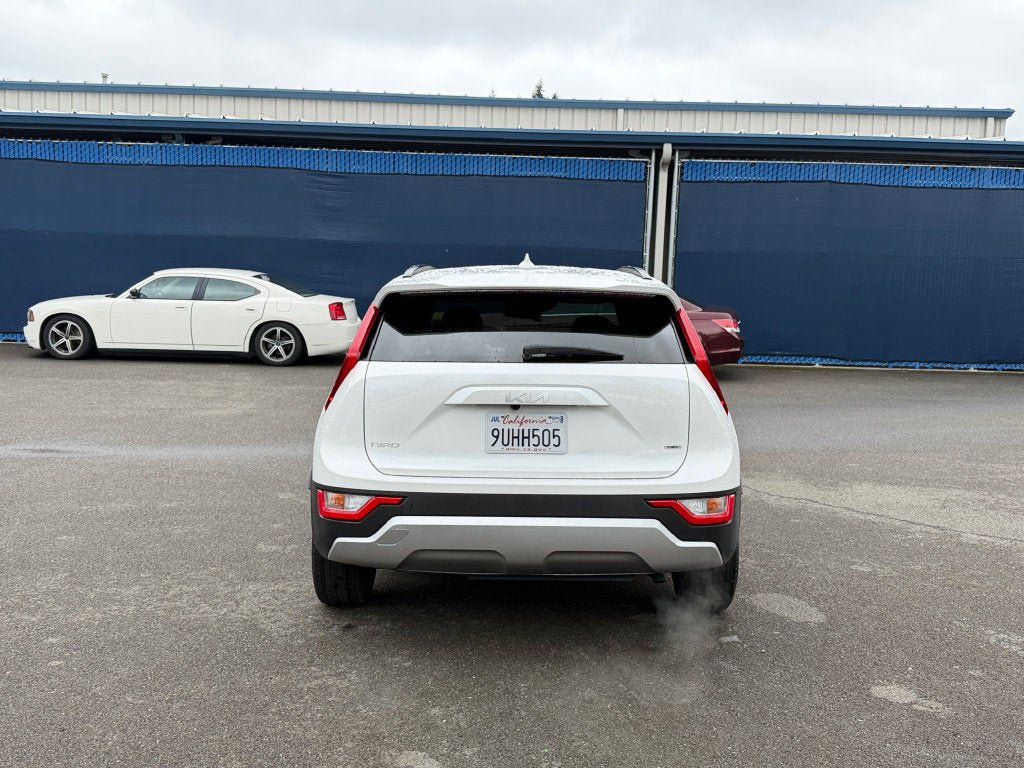 Used 2025 Kia Niro LX FWD image 9