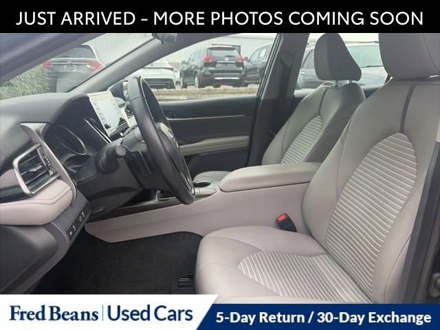 Used 2022 Toyota Camry SE FWD image 8