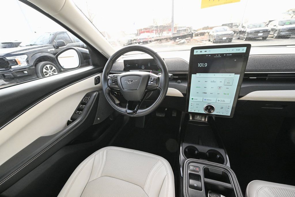 Certified 2025 Ford Mustang Mach-E Premium image 32