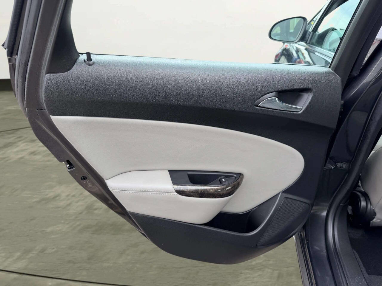 Used 2015 Buick Verano Convenience FWD image 19