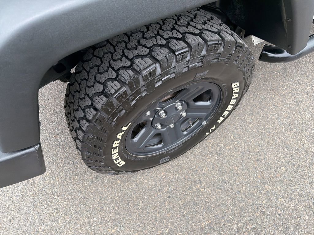 Used 2016 Jeep Wrangler Sport w/ Connectivity Group AWD/4WD image 24