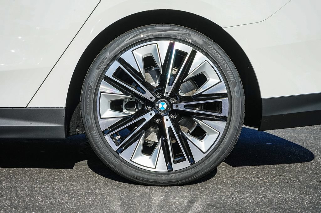 New 2027 BMW 530i w/ Convenience Package RWD image 8