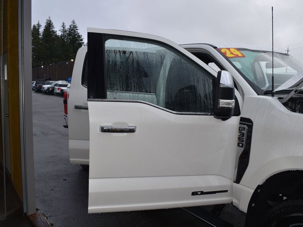 Used 2024 Ford F350 Platinum AWD/4WD image 36