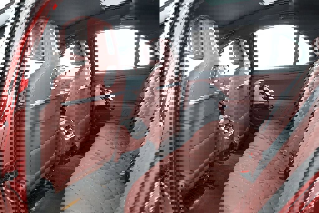 Used 2024 BMW i7 eDrive50 image 23