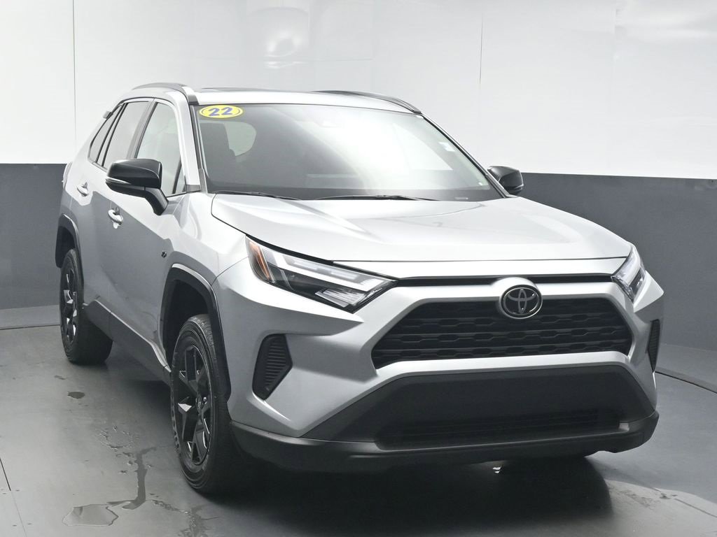 Used 2022 Toyota RAV4 XLE image 2