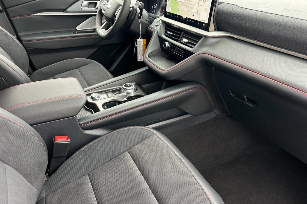 Used 2025 Ford Explorer ST-Line w/ Premium Package RWD image 22