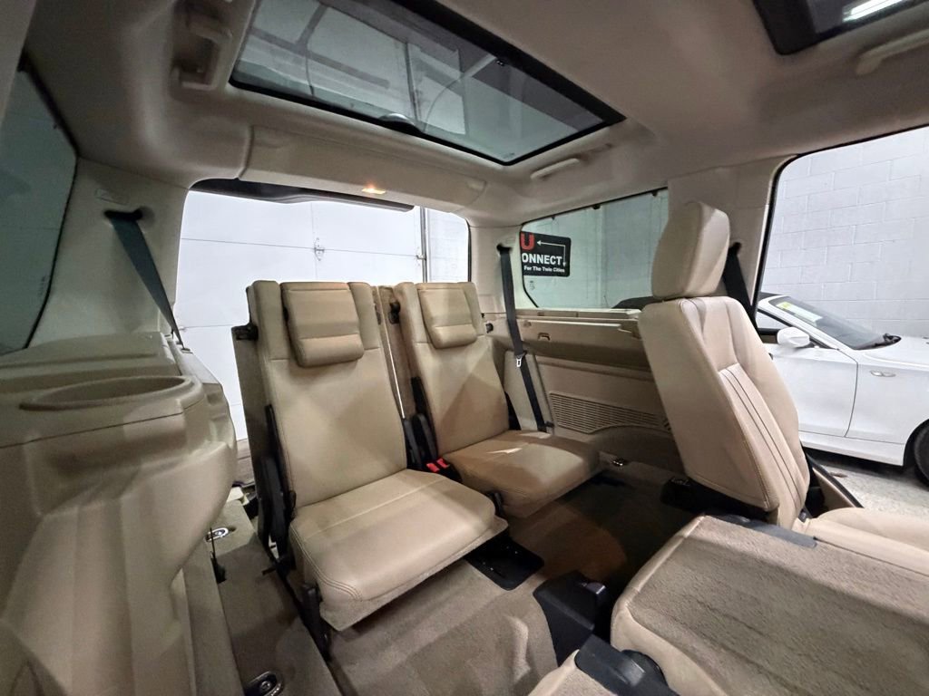 Used 2014 Land Rover LR4 HSE image 34